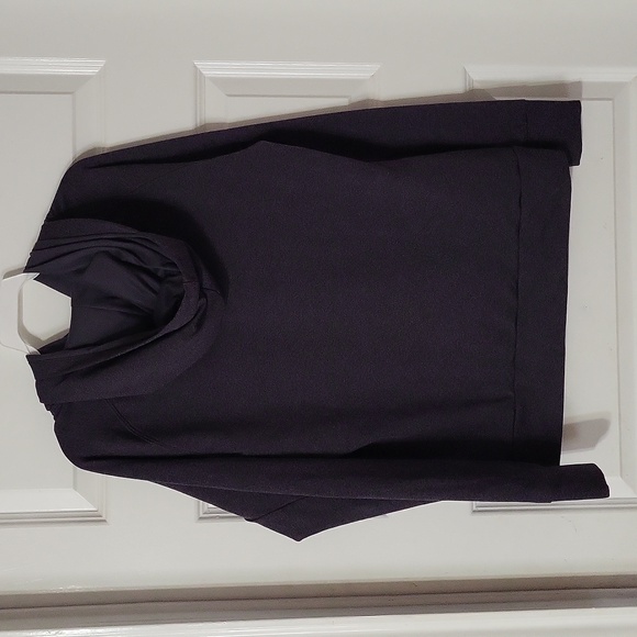 The North Face pull over hoddie - Picture 2 of 11